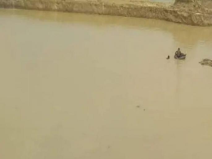 Rajasthan four sister drowned in Lake while bathing in chhittorgarh | एकीला वाचवण्याच्या प्रयत्नात चार बहिणींचा बुडून मृत्यू; तलावात आंघोळ करताना घडली घटना Rajasthan four sister drowned in Lake while bathing in chhittorgarh | एकीला वाचवण्याच्या प्रयत्नात चार बहिणींचा बुडून मृत्यू; तलावात आंघोळ करताना घडली घटना