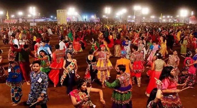 Allow only Hindus to enter Dandiya-Garba by checking Aadhaar card; Demand of Vishwa Hindu Parishad | दांडिया-गरब्यामध्ये आधारकार्ड तपासून हिंदूंनाच प्रवेश द्या; विश्व हिंदू परिषदेची मागणी Allow only Hindus to enter Dandiya-Garba by checking Aadhaar card; Demand of Vishwa Hindu Parishad | दांडिया-गरब्यामध्ये आधारकार्ड तपासून हिंदूंनाच प्रवेश द्या; विश्व हिंदू परिषदेची मागणी