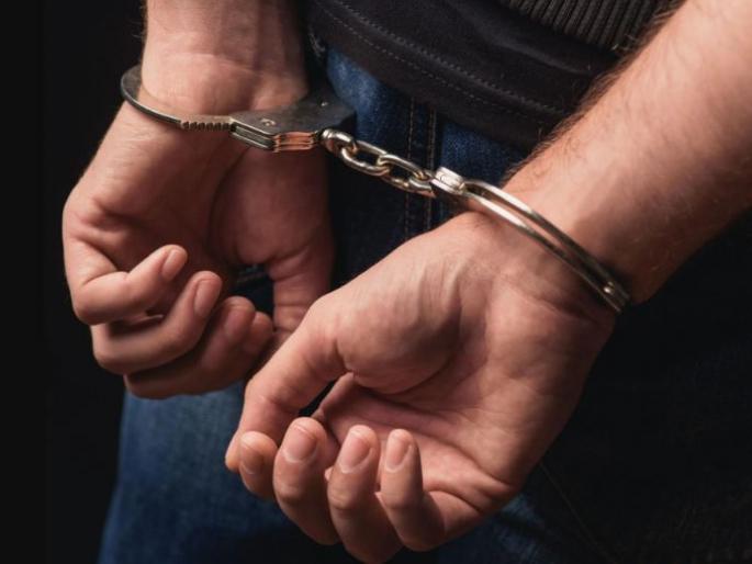 Gang who poisoned railway passengers arrested | रेल्वे प्रवाशांना विष खाऊ घालणाऱ्या टोळीचा छडा Gang who poisoned railway passengers arrested | रेल्वे प्रवाशांना विष खाऊ घालणाऱ्या टोळीचा छडा