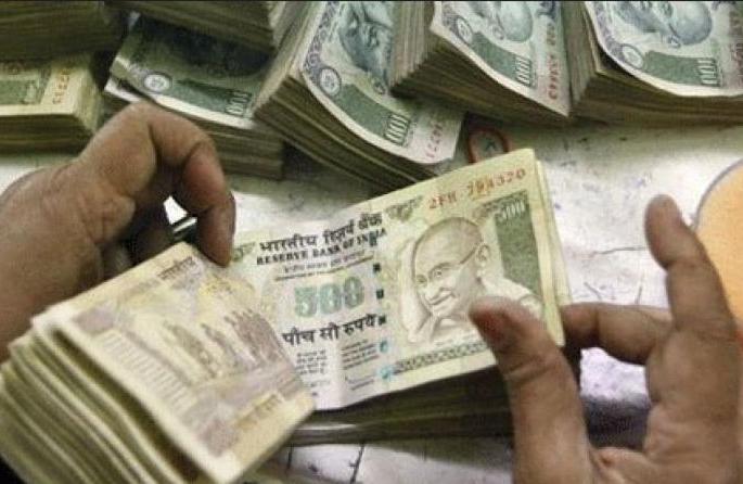 In the name of 'Instant Loan', the obscene photos of the young woman went viral | ‘इन्स्टंट लोन’च्या नावाखाली युवतीचे अश्लील फोटो व्हायरल