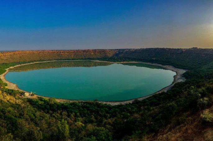 Is the pH of Lonar lake water decreasing? High Court Inquiry | लोणार सरोवरातील पाण्याचे पीएच कमी होत आहे का? उच्च न्यायालयाची विचारणा Is the pH of Lonar lake water decreasing? High Court Inquiry | लोणार सरोवरातील पाण्याचे पीएच कमी होत आहे का? उच्च न्यायालयाची विचारणा