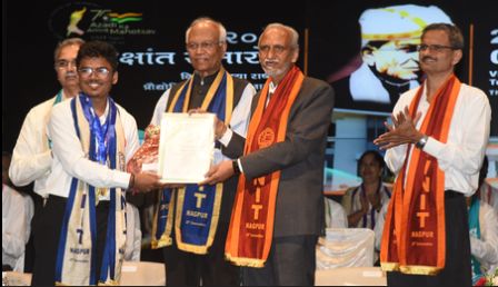 Do the work in silence, let the sound of success be heard; Mashelkar's five mantras for graduate engineers | काम शांतपणे करा, यशाचा आवाज हाेऊ द्या; माशेलकरांचे पदवीधर अभियंत्यांना पाच मंत्र 