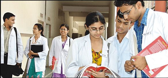 26.52 Lakhs cheated by saying you get your daughter admission in MBBS | तुमच्या मुलीला एमबीबीएसला प्रवेश मिळवून देतो असे सांगून २६.५२ लाखांनी गंडविले 26.52 Lakhs cheated by saying you get your daughter admission in MBBS | तुमच्या मुलीला एमबीबीएसला प्रवेश मिळवून देतो असे सांगून २६.५२ लाखांनी गंडविले