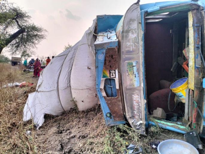 Husband and wife killed in collision with minitruck; A two-year-old child was injured | मिनीट्रकच्या धडकेत पती पत्नी ठार; दोन वर्षीय चिमुकला जखमी Husband and wife killed in collision with minitruck; A two-year-old child was injured | मिनीट्रकच्या धडकेत पती पत्नी ठार; दोन वर्षीय चिमुकला जखमी