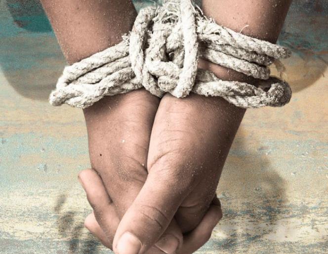 Accused of Mokka escapes from the court, giving the police a shout; Arrested in three hours | पोलिसांना गुंगारा देत कोर्टातून मोक्काचा आरोपी पसार; तीन तासात केली अटक Accused of Mokka escapes from the court, giving the police a shout; Arrested in three hours | पोलिसांना गुंगारा देत कोर्टातून मोक्काचा आरोपी पसार; तीन तासात केली अटक