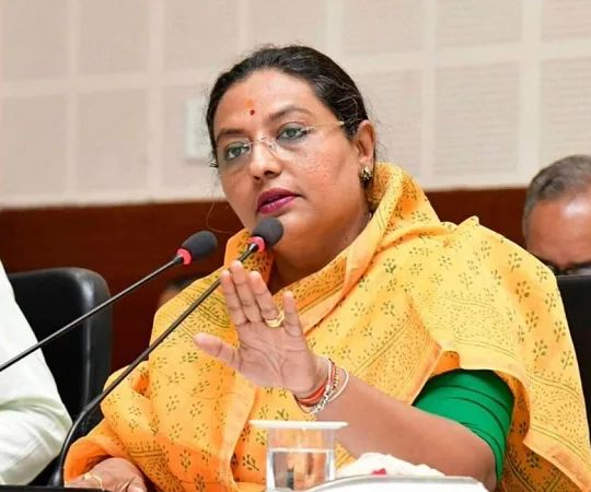 Is this a 'white wash' cabinet? Question by Yashomati Thakur | हे ‘व्हाईट वॉश’ मंत्रिमंडळ आहे का ? यशोमती ठाकूर यांचा खोचक प्रश्न Is this a 'white wash' cabinet? Question by Yashomati Thakur | हे ‘व्हाईट वॉश’ मंत्रिमंडळ आहे का ? यशोमती ठाकूर यांचा खोचक प्रश्न