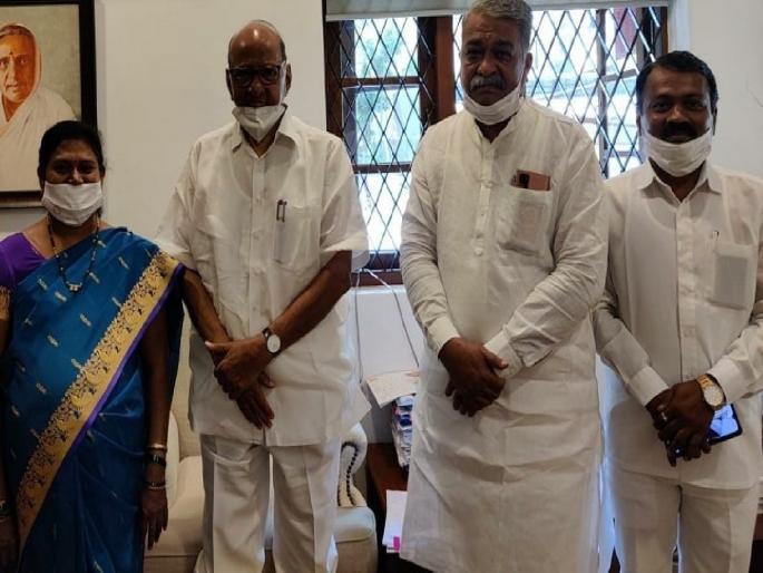 Navi Mumbai BJP continues to leak; Corporator in Juinagar in NCP | नवी मुंबई भाजपात गळती सुरूच; जुईनगरमधील नगरसेविका राष्ट्रवादीमध्ये Navi Mumbai BJP continues to leak; Corporator in Juinagar in NCP | नवी मुंबई भाजपात गळती सुरूच; जुईनगरमधील नगरसेविका राष्ट्रवादीमध्ये