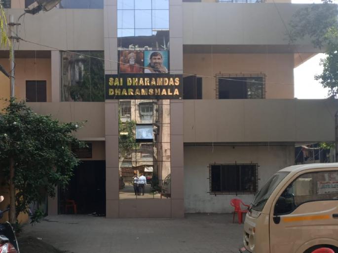 12 Covid warriors Doctor affected due to Ulhasnagar Municipal Corporation mismanagement | ...म्हणून १२ कोविड योद्धा डॉक्टरांना रात्रीच बाहेर काढलं; महापालिकेच्या भोंगळ कारभाराचा फटका