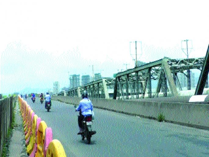 The security of Kasheli creek bridge is very good | कशेळी खाडीपुलाची सुरक्षा रामभरोसेच The security of Kasheli creek bridge is very good | कशेळी खाडीपुलाची सुरक्षा रामभरोसेच