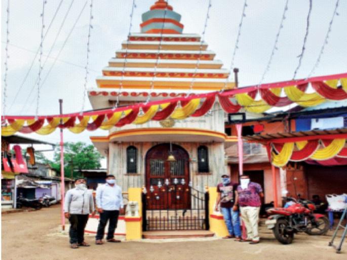 Navratri 2020: Police keep a close eye on hidden worries; A warning to crack down on crowds | Navratri 2020: छुप्या गरब्यांवर पोलिसांची करडी नजर; गर्दी करणाऱ्यांवर कडक कारवाई करण्याचा इशारा Navratri 2020: Police keep a close eye on hidden worries; A warning to crack down on crowds | Navratri 2020: छुप्या गरब्यांवर पोलिसांची करडी नजर; गर्दी करणाऱ्यांवर कडक कारवाई करण्याचा इशारा