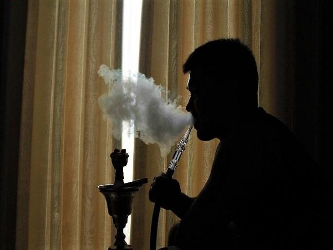 Raid on hookah parlor in Satra Plaza; Both were charged | सत्रा प्लाझामधील हुक्का पार्लरवर छापा; दोघांवर गुन्हा दाखल Raid on hookah parlor in Satra Plaza; Both were charged | सत्रा प्लाझामधील हुक्का पार्लरवर छापा; दोघांवर गुन्हा दाखल