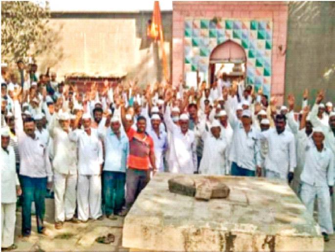 Villages rallied against the airport; farmers aggressive, vow not to give land | विमानतळाविरोधात गावे एकवटली;शेतकरी आक्रमक, जमीन न देण्याची शपथ Villages rallied against the airport; farmers aggressive, vow not to give land | विमानतळाविरोधात गावे एकवटली;शेतकरी आक्रमक, जमीन न देण्याची शपथ