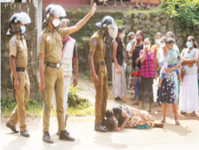 Sri Lankan prison riots kill 8, injure 37; The plot to escape was foiled | श्रीलंकेतील कारागृहात दंगल, 8 कैदी ठार तर 37 जण जखमी; पळून जाण्याचा कट उधळला Sri Lankan prison riots kill 8, injure 37; The plot to escape was foiled | श्रीलंकेतील कारागृहात दंगल, 8 कैदी ठार तर 37 जण जखमी; पळून जाण्याचा कट उधळला