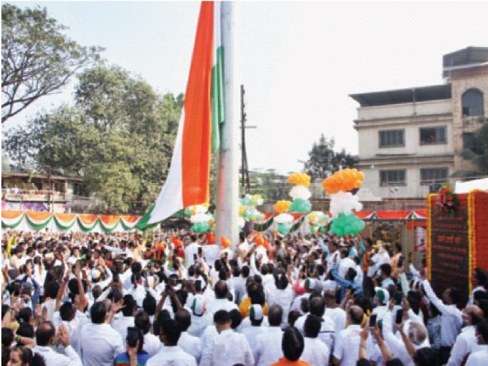 I am proud to fly the tricolor at a height of 150 feet; Dedication of the flag at Duttnagar Chowk | "१५० फूट उंचीवर तिरंगा फडकल्याचा अभिमान वाटतो"; दत्तनगर चौकातील ध्वजाचे लोकार्पण I am proud to fly the tricolor at a height of 150 feet; Dedication of the flag at Duttnagar Chowk | "१५० फूट उंचीवर तिरंगा फडकल्याचा अभिमान वाटतो"; दत्तनगर चौकातील ध्वजाचे लोकार्पण