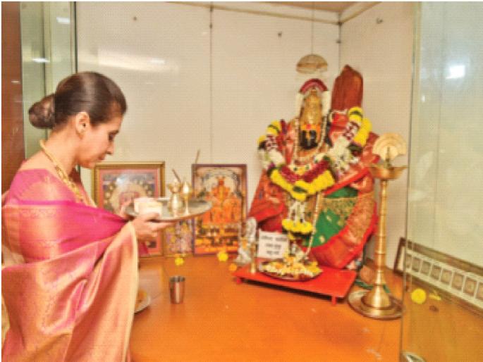 Matondkar in Shiv Sena due to Nirupam-Deora dispute; Congress should introspect | निरुपम-देवरा वादामुळेच मातोंडकर शिवसेनेत; काँग्रेसने आत्मपरीक्षण करावे Matondkar in Shiv Sena due to Nirupam-Deora dispute; Congress should introspect | निरुपम-देवरा वादामुळेच मातोंडकर शिवसेनेत; काँग्रेसने आत्मपरीक्षण करावे