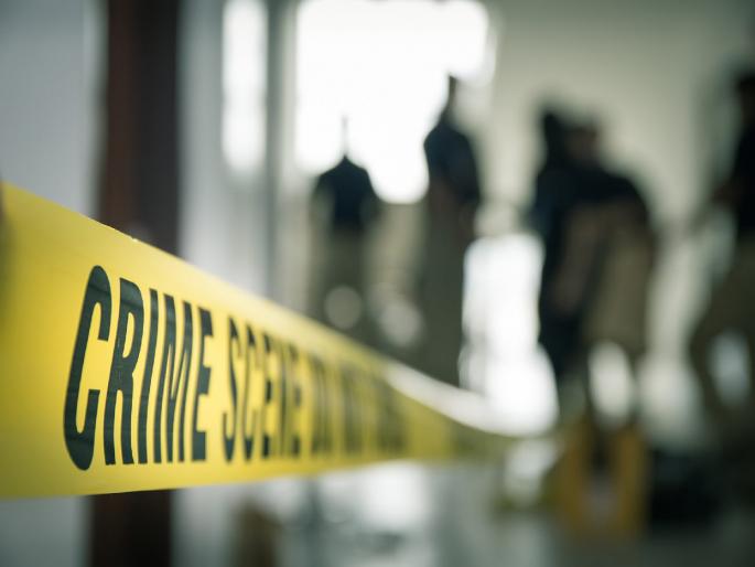 Boiling oil thrown on brother's body; Sister's act in anger, brother injured | उकळते तेल भावाच्या अंगावर फेकले; रागाच्या भरात बहिणीचे कृत्य, भाऊ जखमी Boiling oil thrown on brother's body; Sister's act in anger, brother injured | उकळते तेल भावाच्या अंगावर फेकले; रागाच्या भरात बहिणीचे कृत्य, भाऊ जखमी