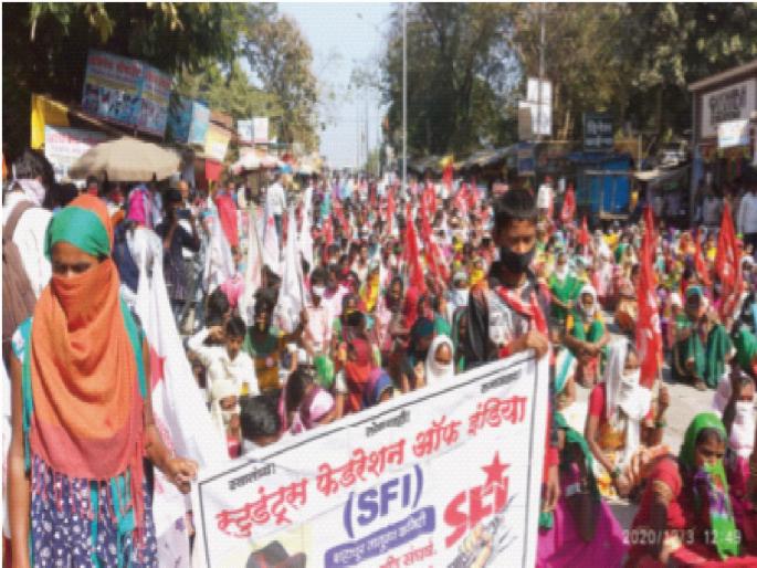 Support the peasant movement; Morcha at Tehsildar's office in Shahapur | शेतकऱ्यांच्या आंदोलनाला पाठिंबा; शहापूरमध्ये तहसीलदार कार्यालयावर काढला मोर्चा Support the peasant movement; Morcha at Tehsildar's office in Shahapur | शेतकऱ्यांच्या आंदोलनाला पाठिंबा; शहापूरमध्ये तहसीलदार कार्यालयावर काढला मोर्चा