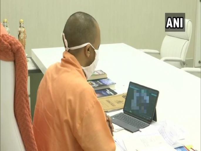 Fact Check: CM Yogi Adityanath was watching funeral of Hathras rape victim girl live? know truth | Fact Check: पीडित मुलीच्या मृतदेहावरील अंत्यसंस्कार मुख्यमंत्री योगी आदित्यनाथ मध्यरात्री लाईव्ह बघत होते? Fact Check: CM Yogi Adityanath was watching funeral of Hathras rape victim girl live? know truth | Fact Check: पीडित मुलीच्या मृतदेहावरील अंत्यसंस्कार मुख्यमंत्री योगी आदित्यनाथ मध्यरात्री लाईव्ह बघत होते?