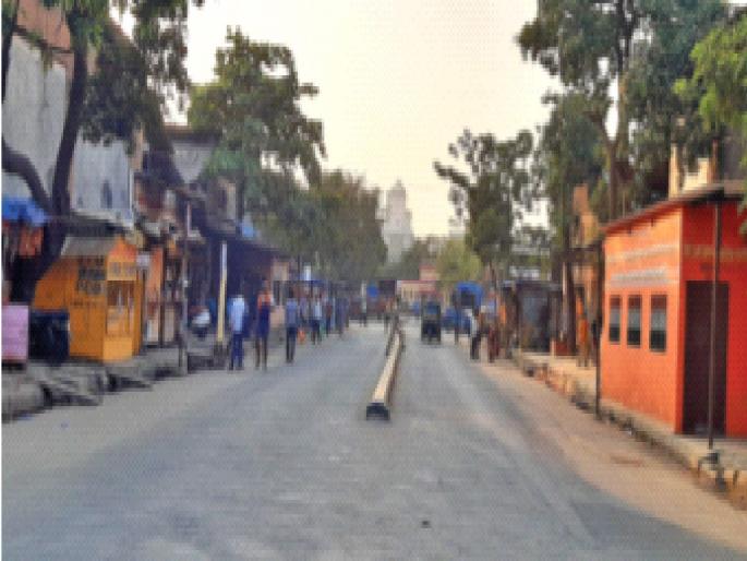 Trader's victim killed by traffic jam; The administration's negligence was a blow | वाहतूककोेंडीने घेतला व्यापाऱ्याचा बळी; प्रशासनाच्या निष्काळजीपणाचा बसला फटका Trader's victim killed by traffic jam; The administration's negligence was a blow | वाहतूककोेंडीने घेतला व्यापाऱ्याचा बळी; प्रशासनाच्या निष्काळजीपणाचा बसला फटका