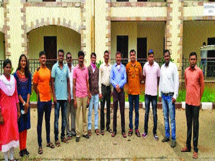 Rapid growth of corona in Karjat taluka; Infection in the afterlife will not stop yet | कर्जत तालुक्यात कोरोनाची झपाट्याने वाढ; उत्तरकार्यातील संसर्ग अद्याप थांबेना Rapid growth of corona in Karjat taluka; Infection in the afterlife will not stop yet | कर्जत तालुक्यात कोरोनाची झपाट्याने वाढ; उत्तरकार्यातील संसर्ग अद्याप थांबेना