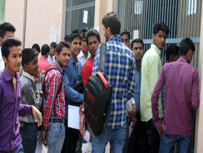 Extension of the degree admission process; University assurance in 14-hour online senate meeting | पदवी प्रवेशाच्या प्रक्रियेला मुदतवाढ; १४ तासांच्या ऑनलाइन सिनेट बैठकीत विद्यापीठाचे आश्वासन Extension of the degree admission process; University assurance in 14-hour online senate meeting | पदवी प्रवेशाच्या प्रक्रियेला मुदतवाढ; १४ तासांच्या ऑनलाइन सिनेट बैठकीत विद्यापीठाचे आश्वासन