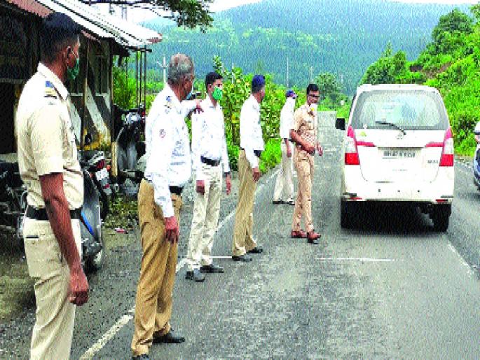 Arrangements for the pleasant journey of the servants; 217 police officers, staff ready | चाकरमान्यांच्या सुखकर प्रवासाठी बंदोबस्त; २१७ पोलीस अधिकारी, कर्मचारी सज्ज Arrangements for the pleasant journey of the servants; 217 police officers, staff ready | चाकरमान्यांच्या सुखकर प्रवासाठी बंदोबस्त; २१७ पोलीस अधिकारी, कर्मचारी सज्ज