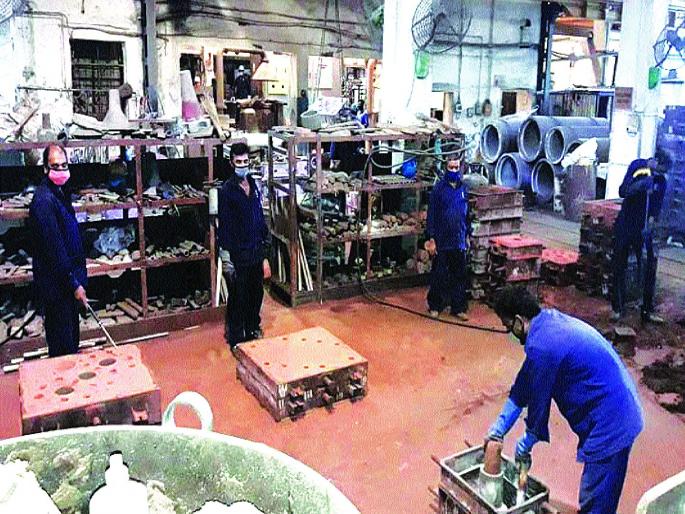 Lockdown: Entrepreneurs, merchants angry; Fear of dismantling the economic foundation while destroying the corona | Lockdown: उद्योजक, व्यापारी नाराज; कोरोना नष्ट करताना आर्थिक पाया उखडण्याची भीती Lockdown: Entrepreneurs, merchants angry; Fear of dismantling the economic foundation while destroying the corona | Lockdown: उद्योजक, व्यापारी नाराज; कोरोना नष्ट करताना आर्थिक पाया उखडण्याची भीती