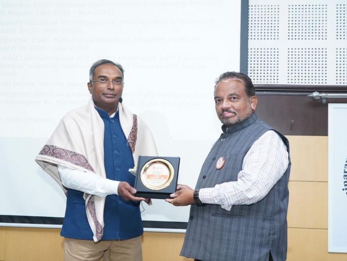 Brainstorming on innovation and research at LIT University's Global Alumni Meet | एलआयटी युनिव्हर्सिटीच्या ‘ग्लोबल ॲल्युमनी मीट’ मध्ये नवीनता व संशोधनावर मंथन; रनायसन्स-२०२३ मध्ये पार पडले तांत्रिक सत्र Brainstorming on innovation and research at LIT University's Global Alumni Meet | एलआयटी युनिव्हर्सिटीच्या ‘ग्लोबल ॲल्युमनी मीट’ मध्ये नवीनता व संशोधनावर मंथन; रनायसन्स-२०२३ मध्ये पार पडले तांत्रिक सत्र