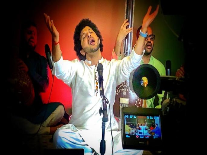 Sound of Vithuraya vision from 'Abhangaranga'; Online Wari in the magical tone of Mahesh Kale | ‘अभंगरंगा’तून विठूरायाच्या दर्शनाची स्वरानुभूती; महेश काळे यांच्या जादुई स्वरात ऑनलाइन वारी Sound of Vithuraya vision from 'Abhangaranga'; Online Wari in the magical tone of Mahesh Kale | ‘अभंगरंगा’तून विठूरायाच्या दर्शनाची स्वरानुभूती; महेश काळे यांच्या जादुई स्वरात ऑनलाइन वारी