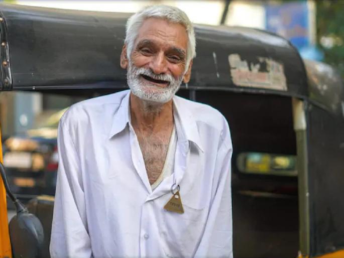 Grandfather sold house for grandson education; To drive a rickshaw during the day and at night .. | कुटुंबावर दुःखाचा डोंगर! नातीच्या शिक्षणासाठी आजोबांनी विकलं घर; दिवसा रिक्षा चालवायची अन् रात्री... Grandfather sold house for grandson education; To drive a rickshaw during the day and at night .. | कुटुंबावर दुःखाचा डोंगर! नातीच्या शिक्षणासाठी आजोबांनी विकलं घर; दिवसा रिक्षा चालवायची अन् रात्री...