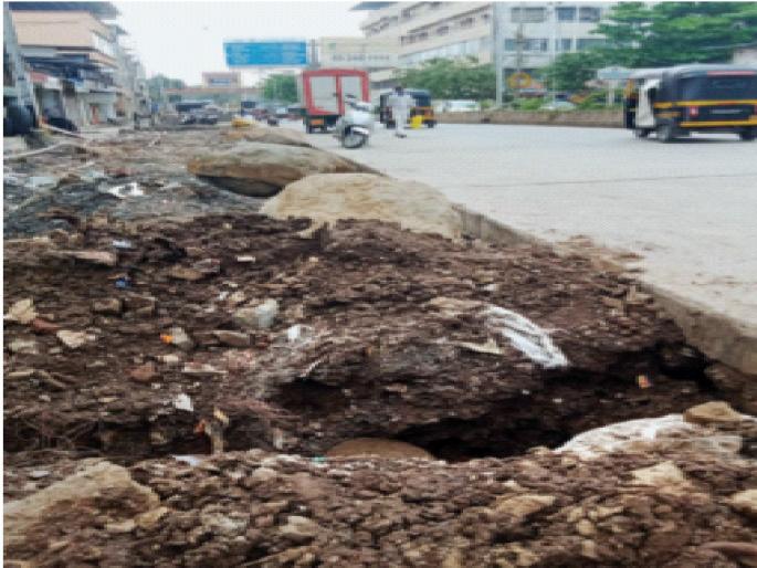 Development work halted due to lack of funds Shiv Sena's complaint | नगरसेवक निधीअभावी विकासकामांना लागला ब्रेक; शिवसेनेची तक्रार Development work halted due to lack of funds Shiv Sena's complaint | नगरसेवक निधीअभावी विकासकामांना लागला ब्रेक; शिवसेनेची तक्रार