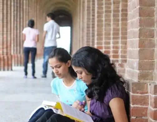 5% of foreign medical students pass 'test' | विदेशी वैद्यकीय पदवी घेणाऱ्यांपैकी १५% विद्यार्थीच पास होतात ‘टेस्ट’ 5% of foreign medical students pass 'test' | विदेशी वैद्यकीय पदवी घेणाऱ्यांपैकी १५% विद्यार्थीच पास होतात ‘टेस्ट’