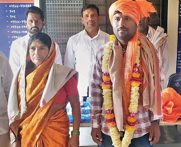 Mom, my guru, is the cheese of hard work in the field | आई माझा गुरू, शेतात केलेल्या कष्टाचं झालं चीज - हर्षल भोसले Mom, my guru, is the cheese of hard work in the field | आई माझा गुरू, शेतात केलेल्या कष्टाचं झालं चीज - हर्षल भोसले