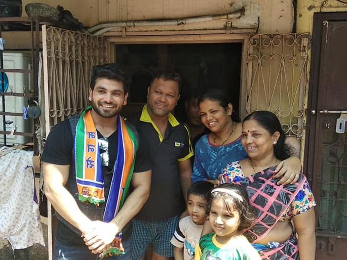 Maharashtra Election 2019: Marathi 'Big Boss' landed for promotion of MNS in Mahim | Maharashtra Election 2019: माहिममध्ये मनसेच्या प्रचारासाठी उतरला मराठी 'Big Boss' Maharashtra Election 2019: Marathi 'Big Boss' landed for promotion of MNS in Mahim | Maharashtra Election 2019: माहिममध्ये मनसेच्या प्रचारासाठी उतरला मराठी 'Big Boss'