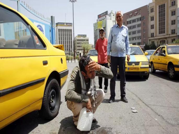 Full shutdown for the next day! Schools, banks, offices will remain closed; In Iran, the mercury reached 51 degrees Celsius | दाेन दिवस संपूर्ण शटडाउन! शाळा, बँका, ऑफिस बंद राहणार; इराणमध्ये पारा ५१ अंशांच्या पार Full shutdown for the next day! Schools, banks, offices will remain closed; In Iran, the mercury reached 51 degrees Celsius | दाेन दिवस संपूर्ण शटडाउन! शाळा, बँका, ऑफिस बंद राहणार; इराणमध्ये पारा ५१ अंशांच्या पार