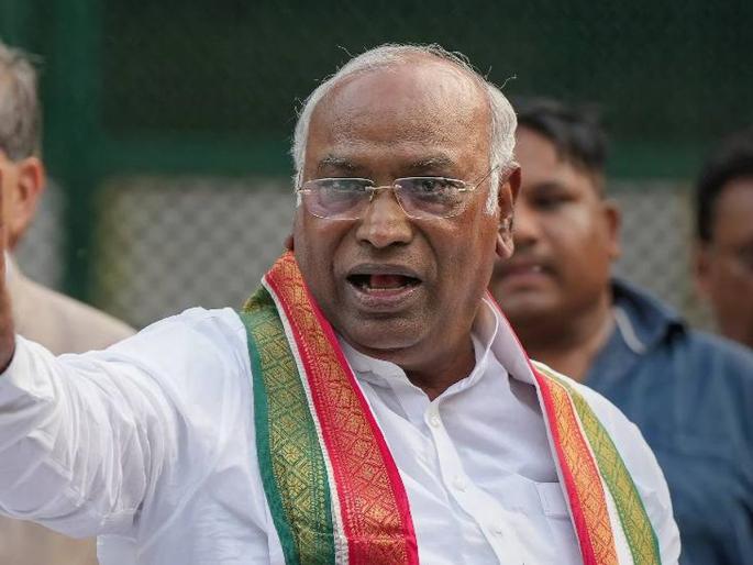 Congress Central Election Committee Announced, Mallikarjun Kharge Announces; Including these 16 leaders | काँग्रेसची निवडणूक समिती जाहीर, मल्लिकार्जुन खर्गेंनी केली घोषणा; या 16 नेत्यांचा असेल समावेश Congress Central Election Committee Announced, Mallikarjun Kharge Announces; Including these 16 leaders | काँग्रेसची निवडणूक समिती जाहीर, मल्लिकार्जुन खर्गेंनी केली घोषणा; या 16 नेत्यांचा असेल समावेश