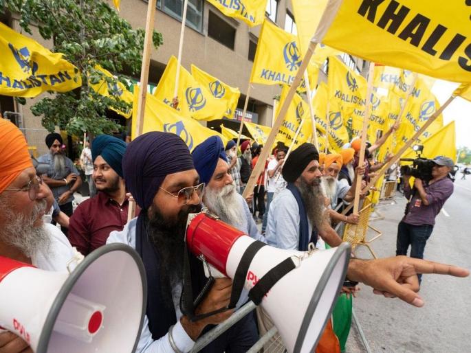 Threats and vandalism in temples Canada has become a hell for Hindus in Trudeau's state, intelligence agencies alert | धमक्या अन् मंदिरांतही तोडफोट! ट्रुडोंच्या राज्यात हिंदूंसाठी 'नरक' बनलाय कॅनडा, गुप्तचर संस्था सतर्क Threats and vandalism in temples Canada has become a hell for Hindus in Trudeau's state, intelligence agencies alert | धमक्या अन् मंदिरांतही तोडफोट! ट्रुडोंच्या राज्यात हिंदूंसाठी 'नरक' बनलाय कॅनडा, गुप्तचर संस्था सतर्क
