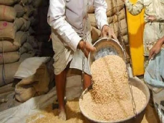 Lockdown News: Restricted areas hamper grain distribution | Coronavirus, Lockdown News: प्रतिबंधित क्षेत्रांमुळे धान्य वाटपात अडथळा Lockdown News: Restricted areas hamper grain distribution | Coronavirus, Lockdown News: प्रतिबंधित क्षेत्रांमुळे धान्य वाटपात अडथळा