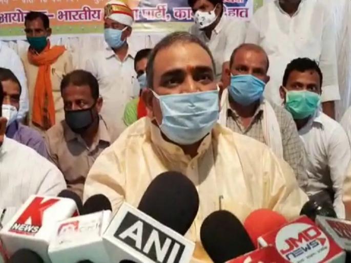 "Opposition Raising Small Issue"; Controversial statement of BJP minister on Hathras gangrape case | “विरोधक करतायेत छोट्या मुद्द्याचं राजकारण”; हाथरस प्रकरणावरुन भाजपा मंत्र्याचं वादग्रस्त विधान "Opposition Raising Small Issue"; Controversial statement of BJP minister on Hathras gangrape case | “विरोधक करतायेत छोट्या मुद्द्याचं राजकारण”; हाथरस प्रकरणावरुन भाजपा मंत्र्याचं वादग्रस्त विधान