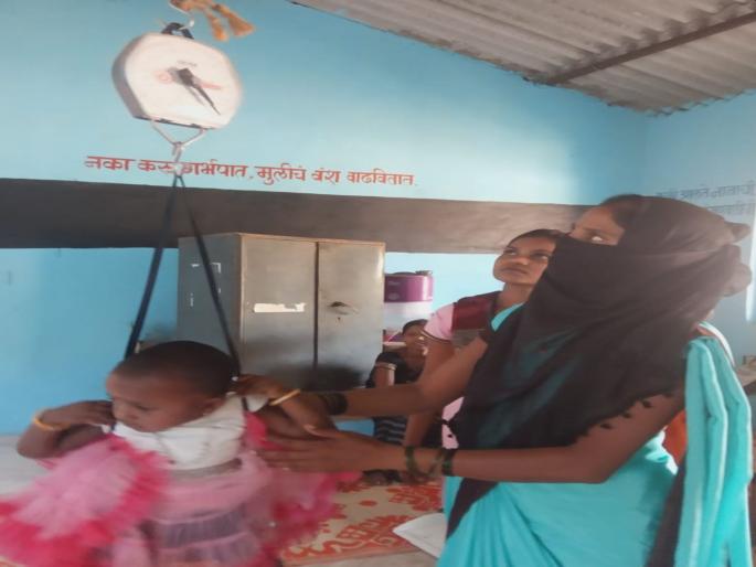 Movement with black ribbons while performing the duties of Asha Swayamsevaks across the state | Coronavirus: आशा स्वयंसेविकांचे राज्यभर कर्तव्य बजावताना काळ्या फिती लावून आंदोलन Movement with black ribbons while performing the duties of Asha Swayamsevaks across the state | Coronavirus: आशा स्वयंसेविकांचे राज्यभर कर्तव्य बजावताना काळ्या फिती लावून आंदोलन