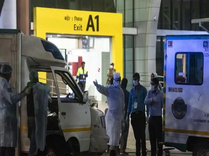 Coronavirus: Son returned from Dubai to meet Mother but Unfortunately she died pnm | Coronavirus: दुबईहून परतलेल्या मुलावर दु:खाचा डोंगर कोसळला; आईला भेटण्यासाठी देशात आला पण...