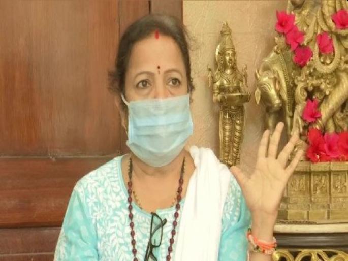 Rather than spending money on constructing mandirs, masjids, focus on health infra Kishori Pednekar | “मंदिर-मशिदी निर्माणावर खर्च करण्यापेक्षा आरोग्य यंत्रणा सुधारण्याकडे लक्ष देणं गरजेचं” Rather than spending money on constructing mandirs, masjids, focus on health infra Kishori Pednekar | “मंदिर-मशिदी निर्माणावर खर्च करण्यापेक्षा आरोग्य यंत्रणा सुधारण्याकडे लक्ष देणं गरजेचं”