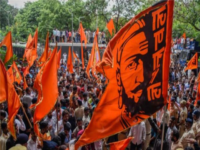 Police warn against Maratha agitation; The saffron flag was removed on the ST bus | मराठा आंदोलनाच्या पार्श्वभूमीवर पोलिसांकडून खबरदारी; एसटी बसवरील भगवा झेंडा उतरवला Police warn against Maratha agitation; The saffron flag was removed on the ST bus | मराठा आंदोलनाच्या पार्श्वभूमीवर पोलिसांकडून खबरदारी; एसटी बसवरील भगवा झेंडा उतरवला