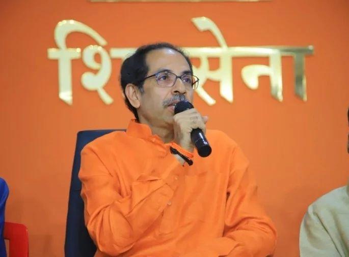 MNS City President written letter to Chief Minister Uddhav Thackeray on illegible construction | मुख्यमंत्रीसाहेब, 'या' लोकांना आवरा आता; मनसेने लिहिलं उद्धव ठाकरेंना पत्र MNS City President written letter to Chief Minister Uddhav Thackeray on illegible construction | मुख्यमंत्रीसाहेब, 'या' लोकांना आवरा आता; मनसेने लिहिलं उद्धव ठाकरेंना पत्र