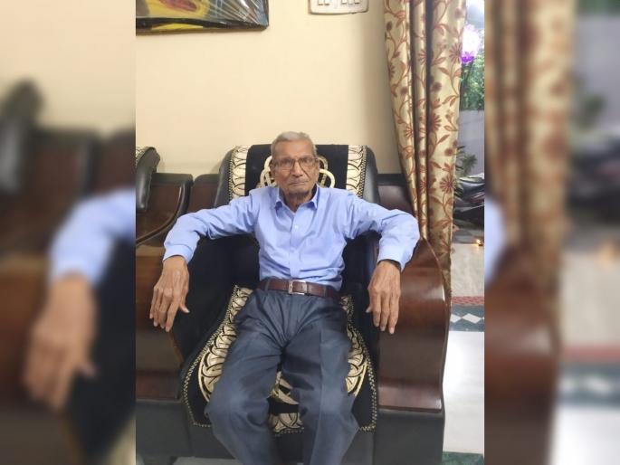 Coronavirus: I lived my life ...; RSS Narayan Dabhadkar refused a bed for the young man | Coronavirus: मी जगलो माझे जगणे...; मृत्यूशय्येवर असताना 'त्यांनी' तरुणासाठी बेड नाकारला! Coronavirus: I lived my life ...; RSS Narayan Dabhadkar refused a bed for the young man | Coronavirus: मी जगलो माझे जगणे...; मृत्यूशय्येवर असताना 'त्यांनी' तरुणासाठी बेड नाकारला!