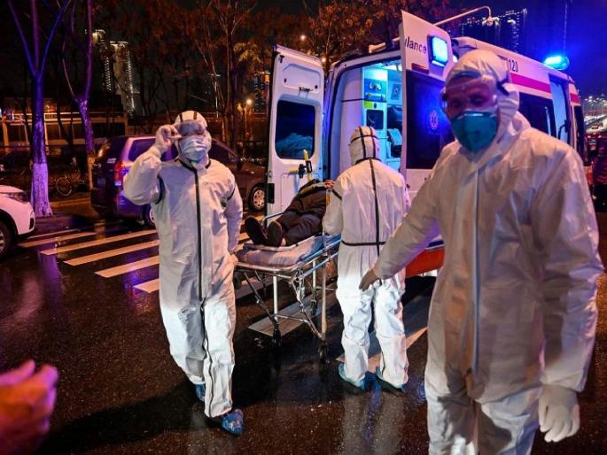 Coronavirus: Corona patient escaped from hospital in jamshedpur | Coronavirus: कोरोनाग्रस्ताला घरी पाहून कुटुंबाला आनंद; पण मध्यरात्री पोलीस आले अन् रुग्णाला घेऊन गेले, कारण... Coronavirus: Corona patient escaped from hospital in jamshedpur | Coronavirus: कोरोनाग्रस्ताला घरी पाहून कुटुंबाला आनंद; पण मध्यरात्री पोलीस आले अन् रुग्णाला घेऊन गेले, कारण...