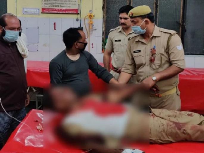 Coronavirus: Mob attacks on cops in lockdown in Uttar Pradesh; 3 policemen seriously injured pnm | Coronavirus: लॉकडाऊनचं पालन करणाऱ्या पोलिसांवर जमावाचा लाठीहल्ला; ३ पोलीस गंभीर जखमी Coronavirus: Mob attacks on cops in lockdown in Uttar Pradesh; 3 policemen seriously injured pnm | Coronavirus: लॉकडाऊनचं पालन करणाऱ्या पोलिसांवर जमावाचा लाठीहल्ला; ३ पोलीस गंभीर जखमी