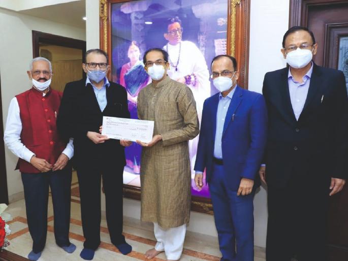 Saraswat Bank extends a helping hand to flood victims in the state; 1 crore to CM Assistance Fund | सारस्वत बँकेतर्फे राज्यातील पूरग्रस्तांसाठी मदतीचा हात; मुख्यमंत्री सहाय्यता निधीस १ कोटीचा निधी Saraswat Bank extends a helping hand to flood victims in the state; 1 crore to CM Assistance Fund | सारस्वत बँकेतर्फे राज्यातील पूरग्रस्तांसाठी मदतीचा हात; मुख्यमंत्री सहाय्यता निधीस १ कोटीचा निधी