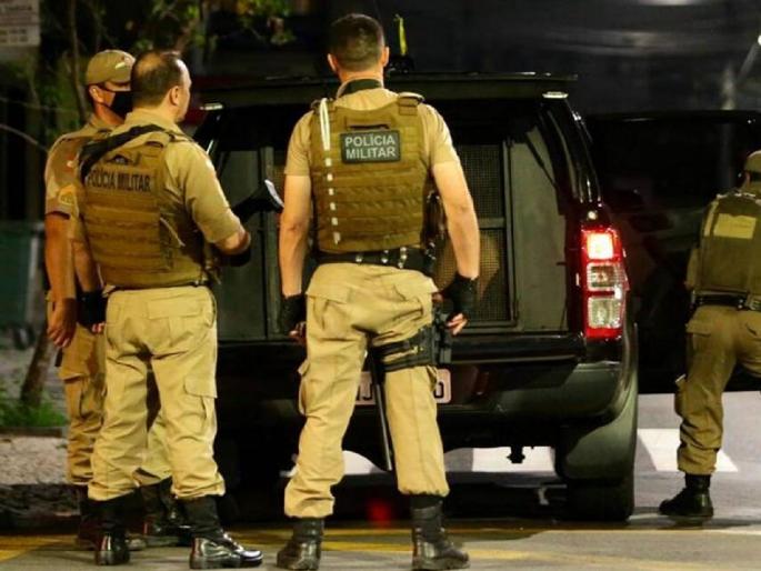 For two hours the whole city was under siege, and the robbers robbed the bank; Incidents in Brazil | दोन तास अख्ख्या शहराला वेठीस धरून लुटारूंनी घातला बँकेवर दरोडा; ब्राझिलमधील घटना For two hours the whole city was under siege, and the robbers robbed the bank; Incidents in Brazil | दोन तास अख्ख्या शहराला वेठीस धरून लुटारूंनी घातला बँकेवर दरोडा; ब्राझिलमधील घटना