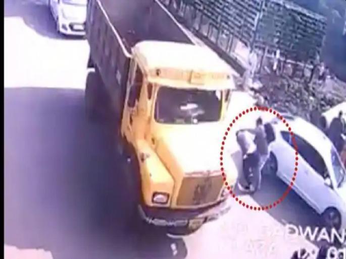 On Camera, Indore Architect Crushed By Truck Days Before Anniversary | …अन् काही सेकंदात आर्किटेक्टचा जीव गेला; अंगावर थरकाप उडवणारी घटना सीसीटीव्हीत कैद On Camera, Indore Architect Crushed By Truck Days Before Anniversary | …अन् काही सेकंदात आर्किटेक्टचा जीव गेला; अंगावर थरकाप उडवणारी घटना सीसीटीव्हीत कैद